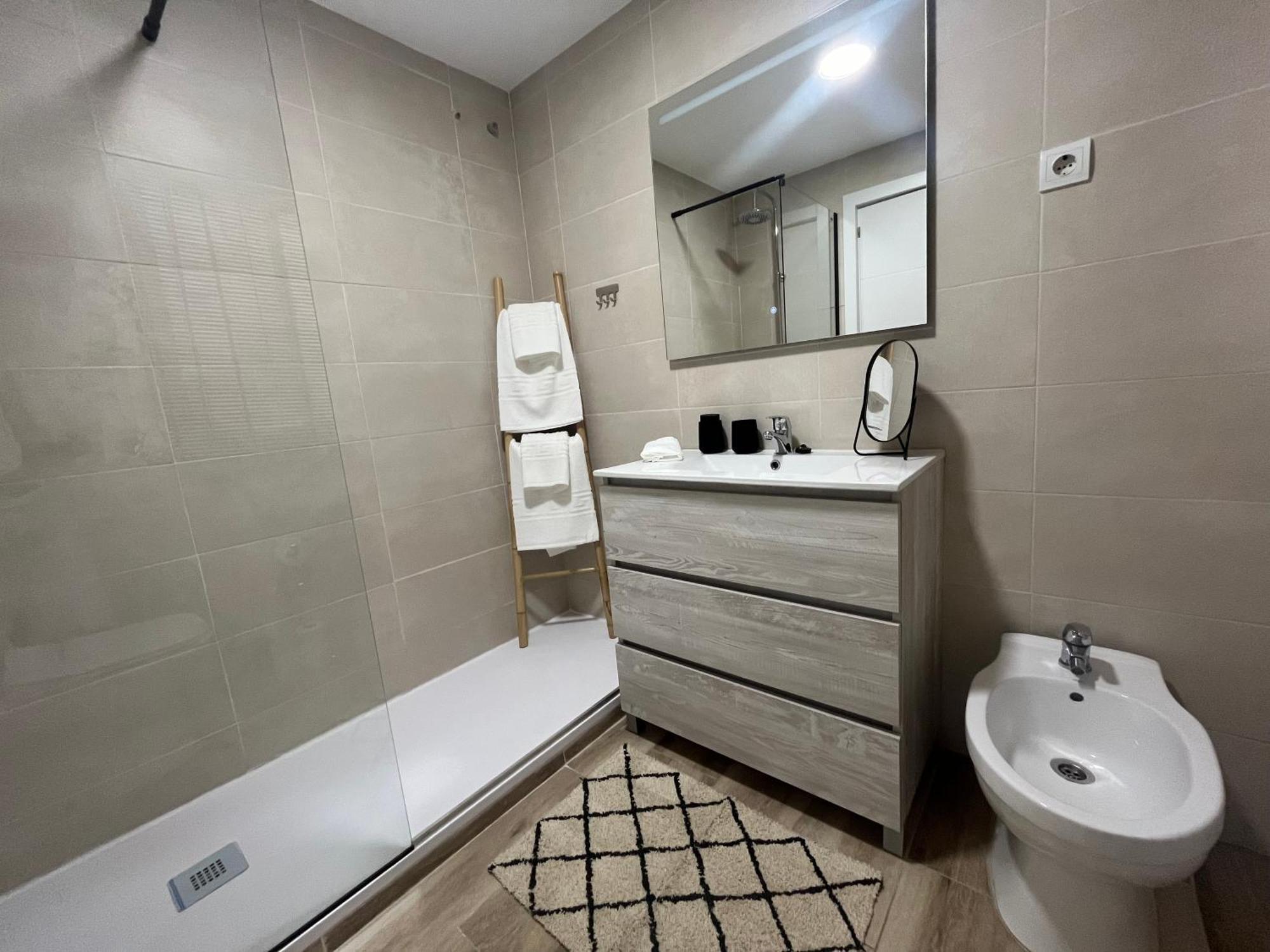 Love Rent4 Malaga Huelin Exterior photo